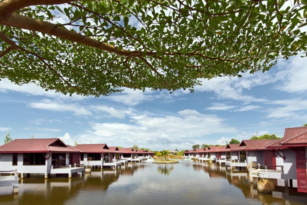 The Villa Laemhin Lagoon Resort Phuket ภายนอก รูปภาพ