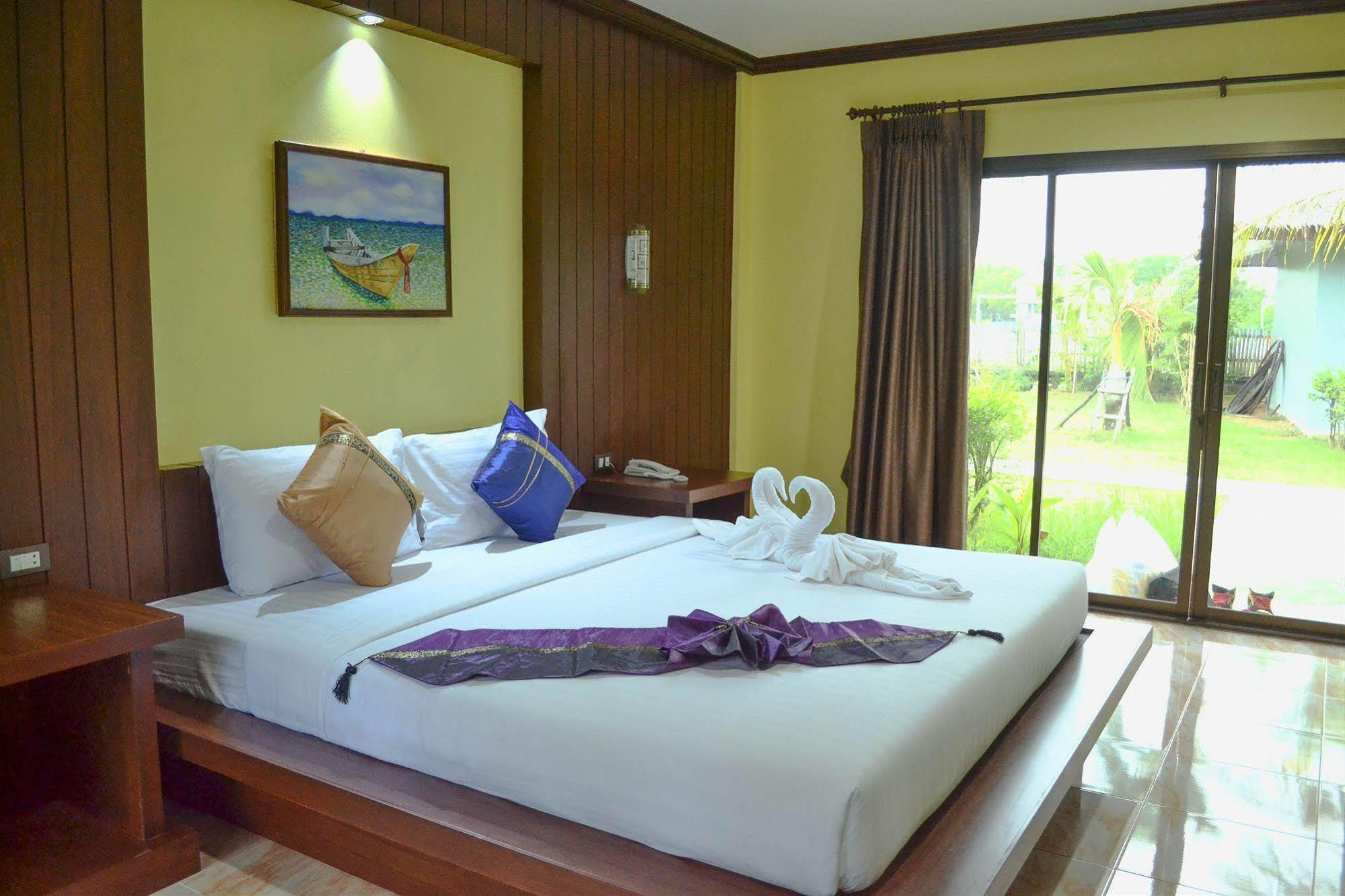 The Villa Laemhin Lagoon Resort Phuket ภายนอก รูปภาพ
