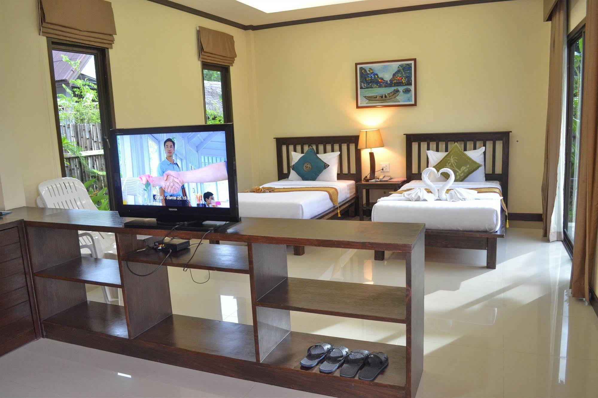 The Villa Laemhin Lagoon Resort Phuket ภายนอก รูปภาพ