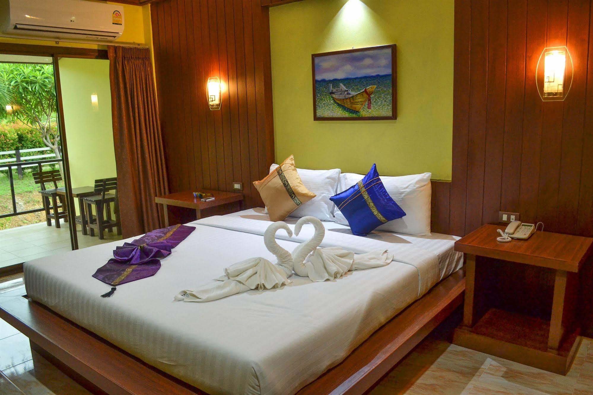 The Villa Laemhin Lagoon Resort Phuket ภายนอก รูปภาพ